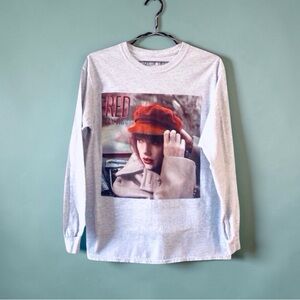 Taylor Swift RED Taylor's Version Long Sleeve Graphic Tee Size M Gray